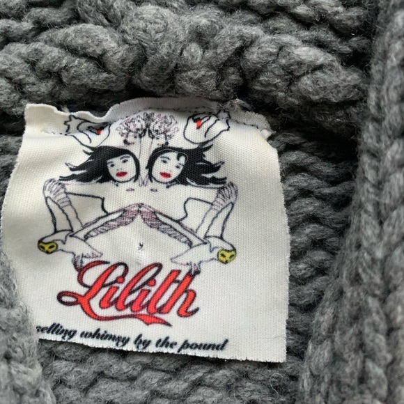 Lilith zip hooded sweater - Picture 2 of 2